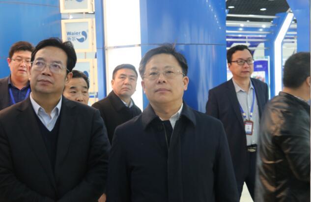 城阳区代区长李红兵一行莅临ug环球参观指导